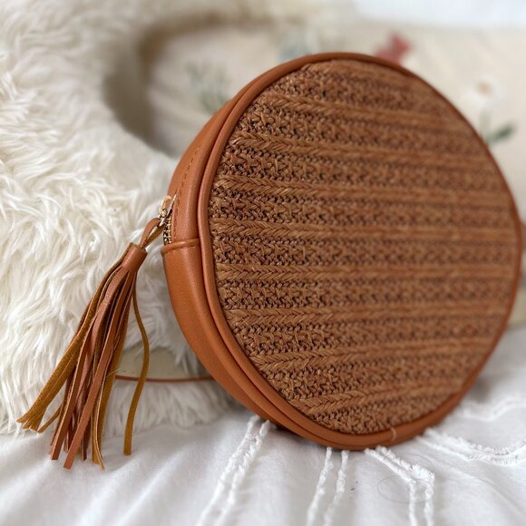 Torrid Cognac Faux Leather & Straw Round Belt Bag EUC (size 1) - Picture 2 of 7